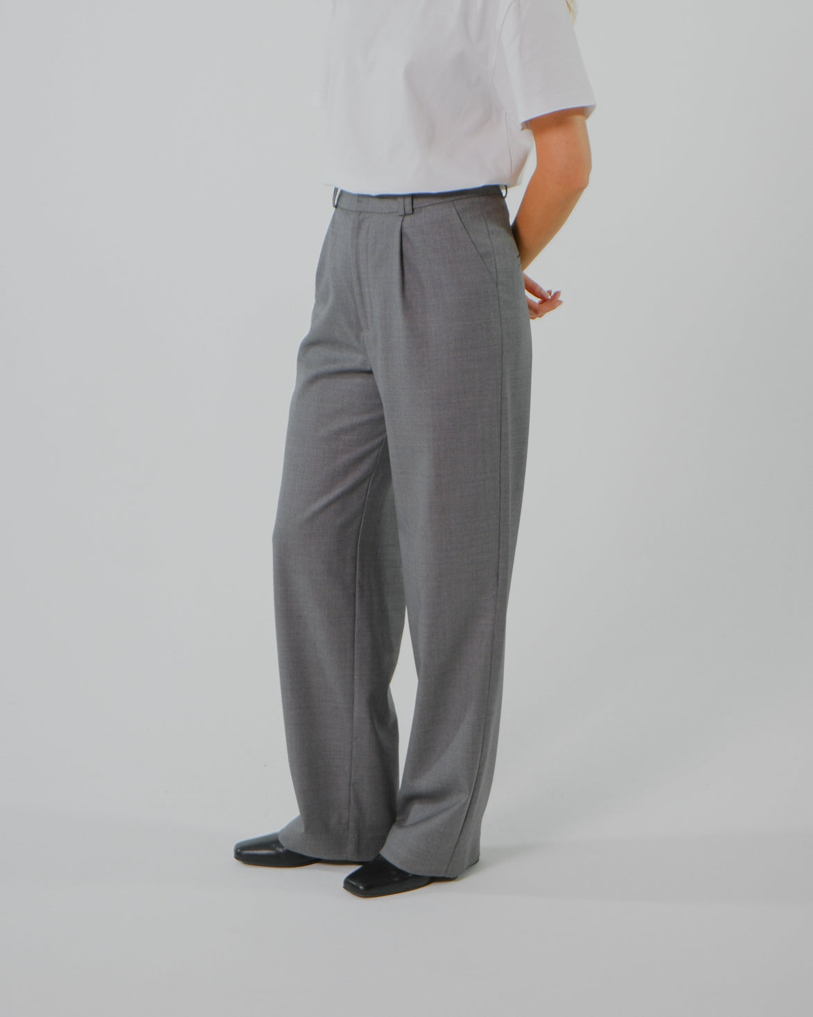 Signature Wool Pleated Trousers - Grey