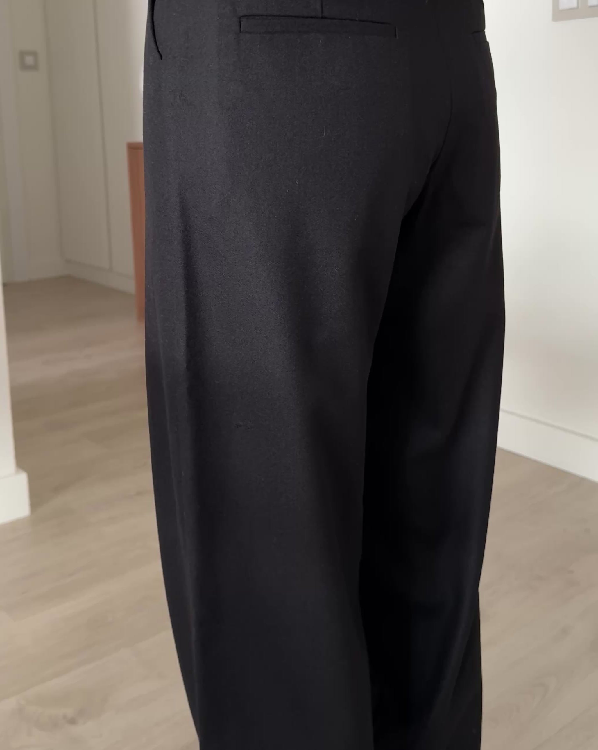 Signature Wool Pleated Trousers - Black | SAMPLE